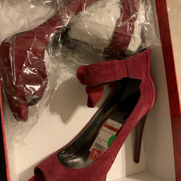 Carlos Santana Heels - Picture 2 of 6